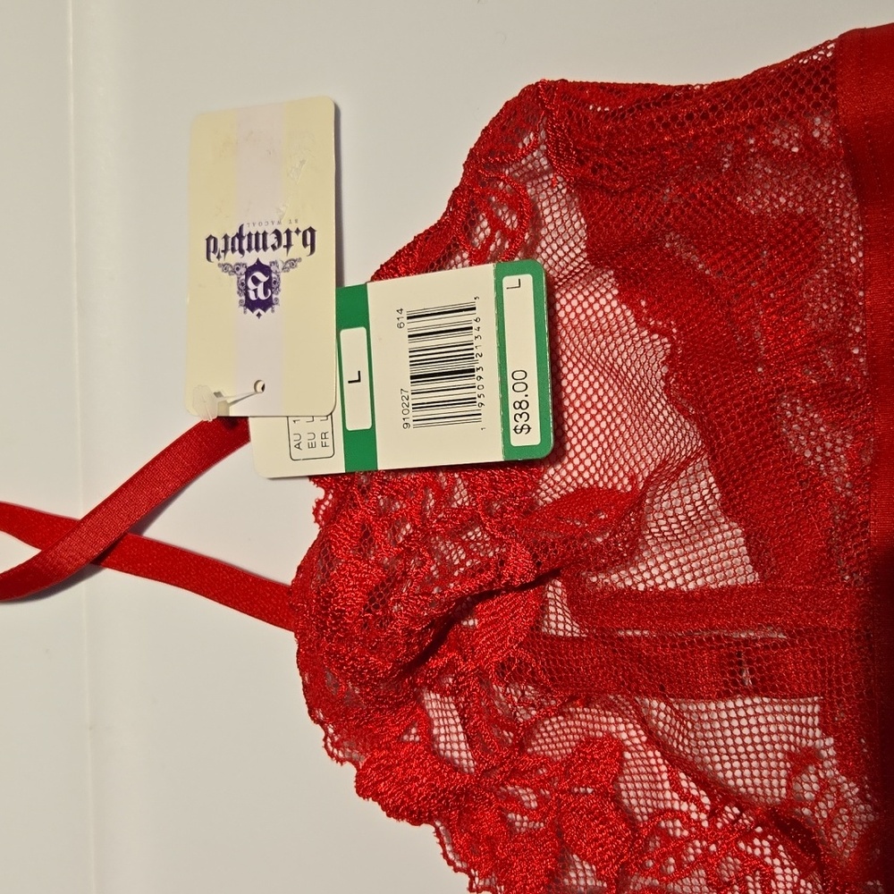 B Tempt'd Red Lace Bra NWT - Picture 2 of 8
